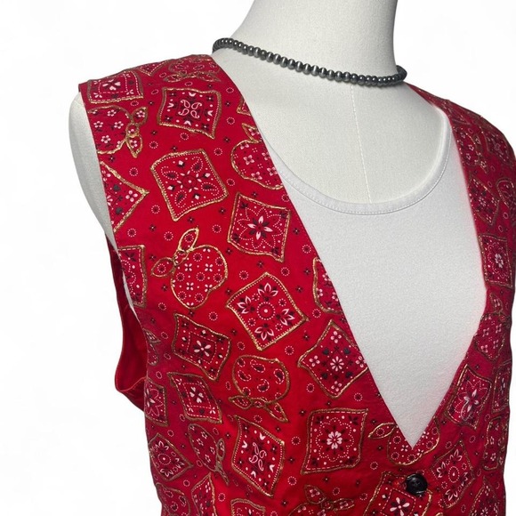 womens western bandana print vest with button up front and tie back - Picture 2 of 7